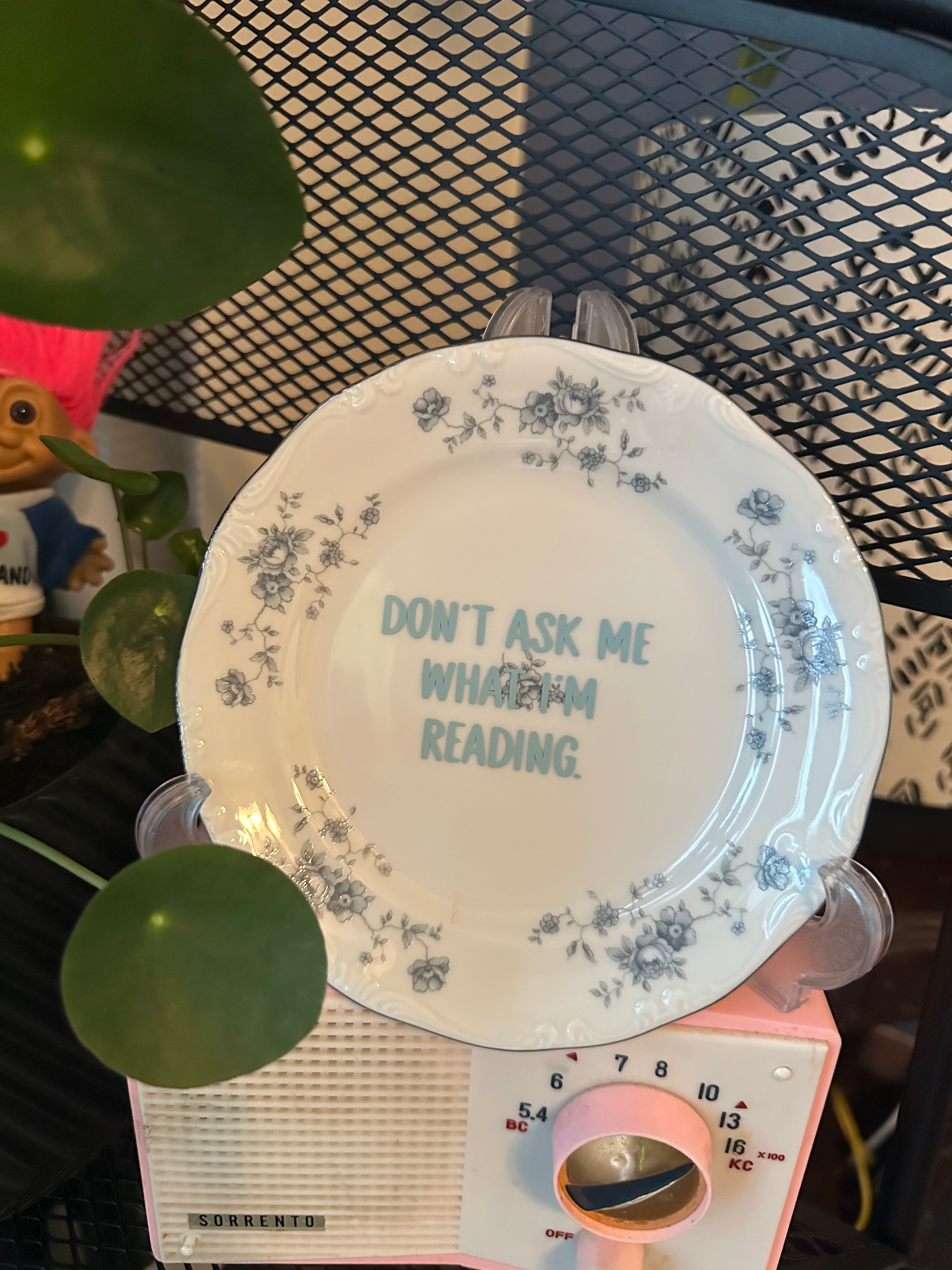 Set of 4 sassy bookish plates
